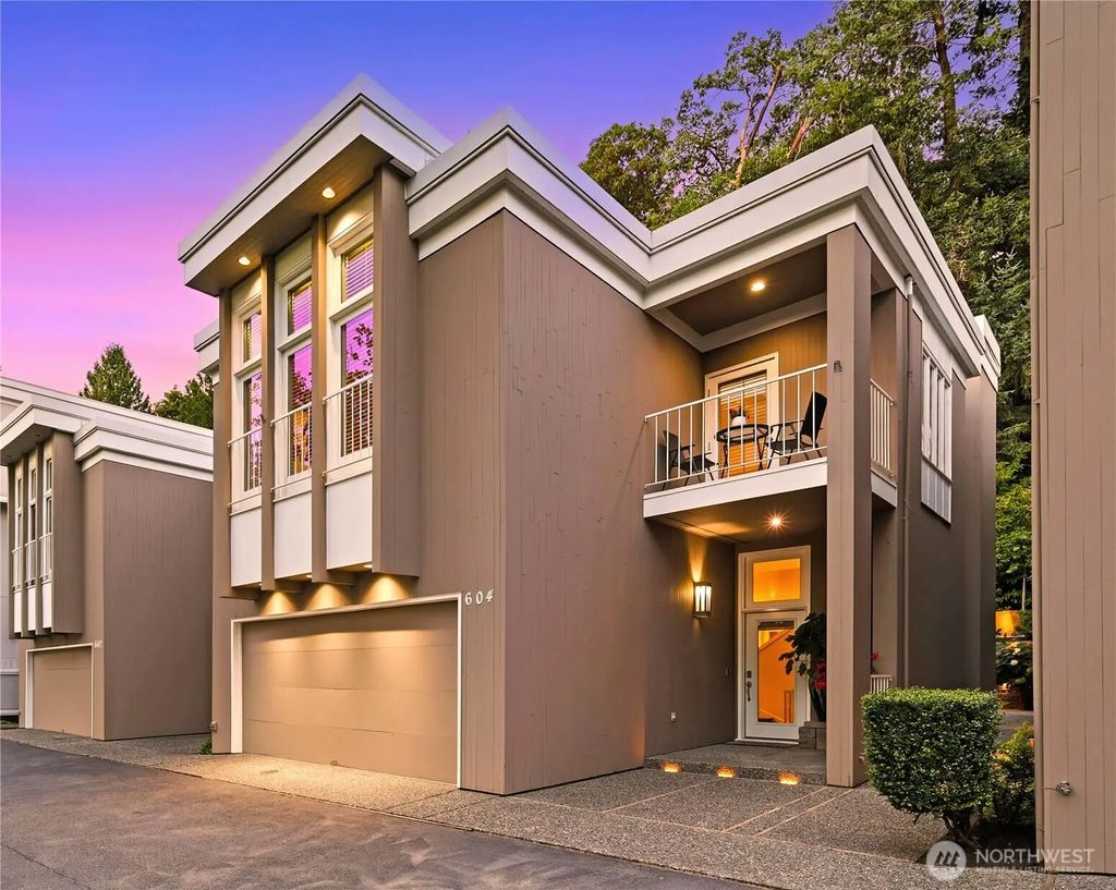 604 Bellevue Way Se, Bellevue