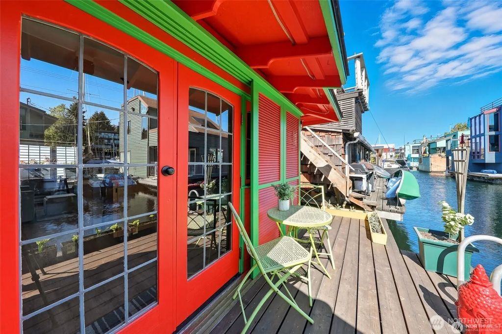 2727 Fairview Avenue E 18, Seattle