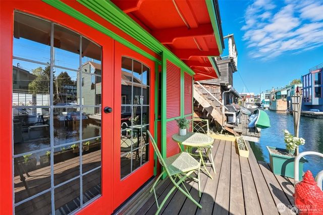 2727 Fairview Avenue E 18, Seattle