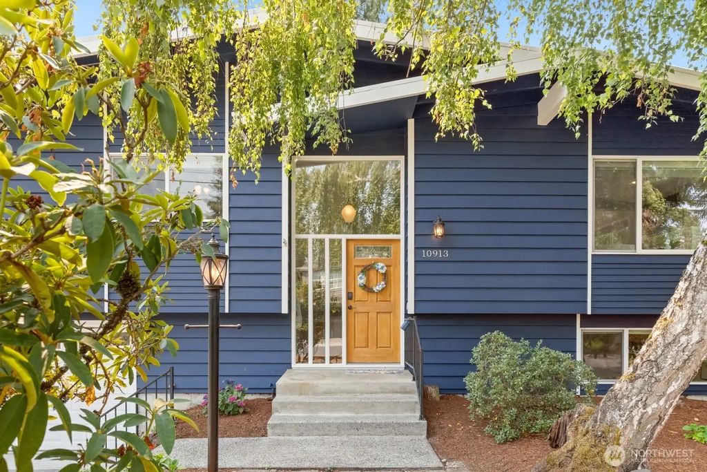 10913 Ne 48th Street, Kirkland