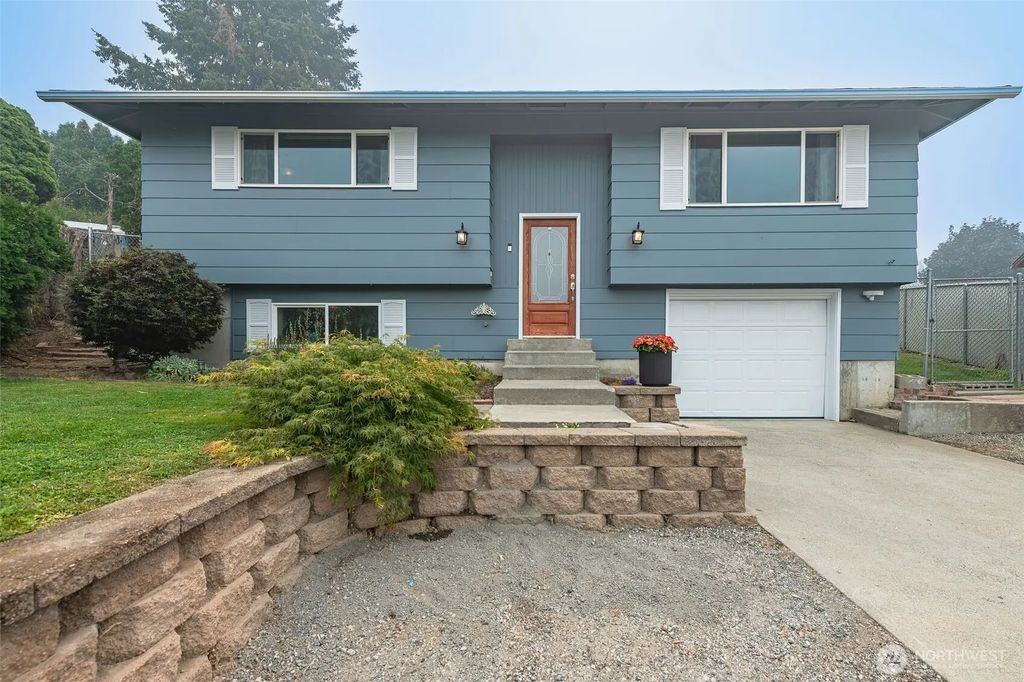 420 N Huber Court, East Wenatchee