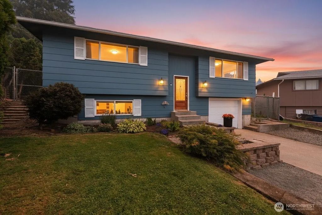 420 N Huber Court, East Wenatchee