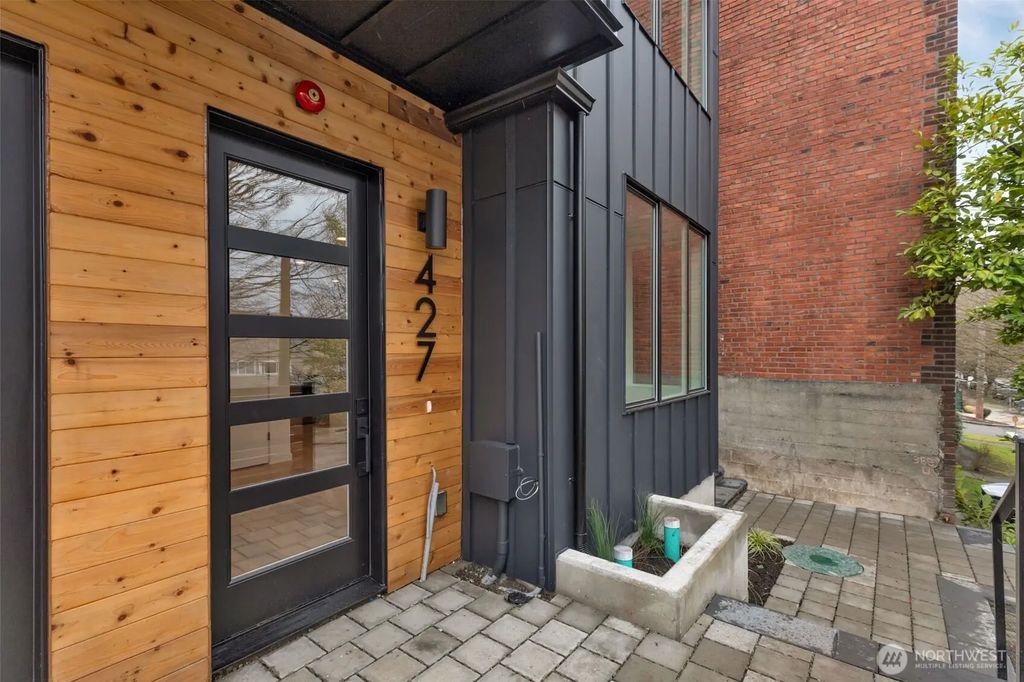 427 19th Avenue E, Seattle