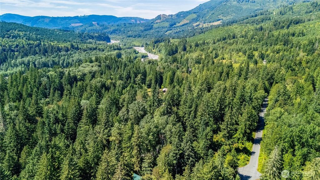 7516 Miller Way, Glacier