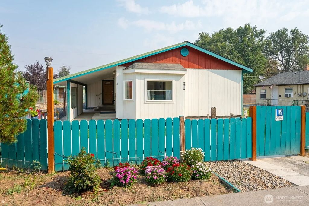 322 3rd Avenue Se, Soap Lake