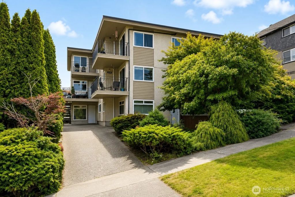 2707 W Jameson Street, Seattle