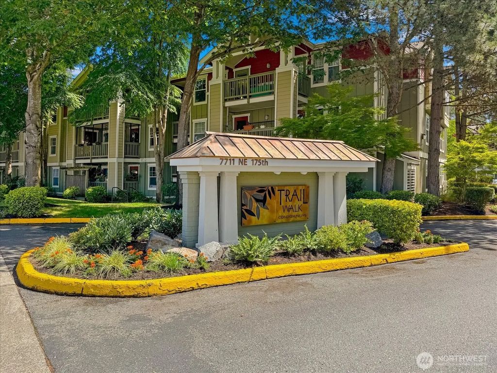 7711 Ne 175th Street F202, Kenmore