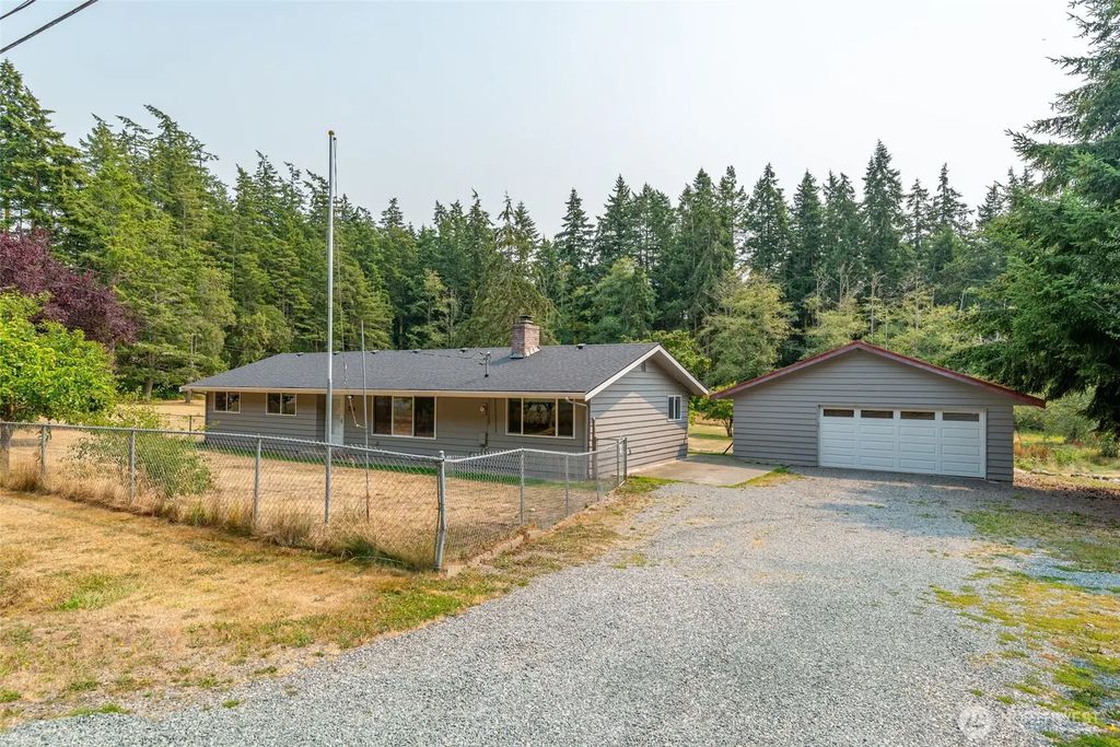 216 E Sleeper Road, Oak Harbor