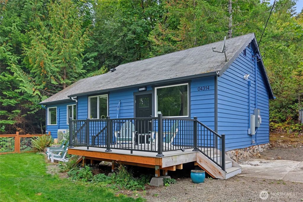 304314 Highway 101, Brinnon