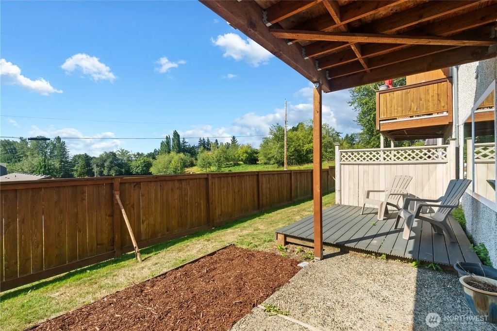 5807 Hendrickson 106, Ferndale