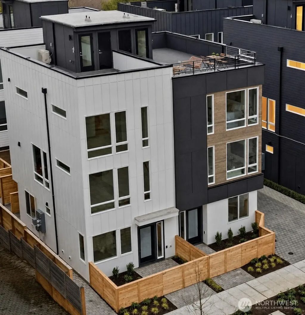 805 Nw 63rd Street B, Seattle