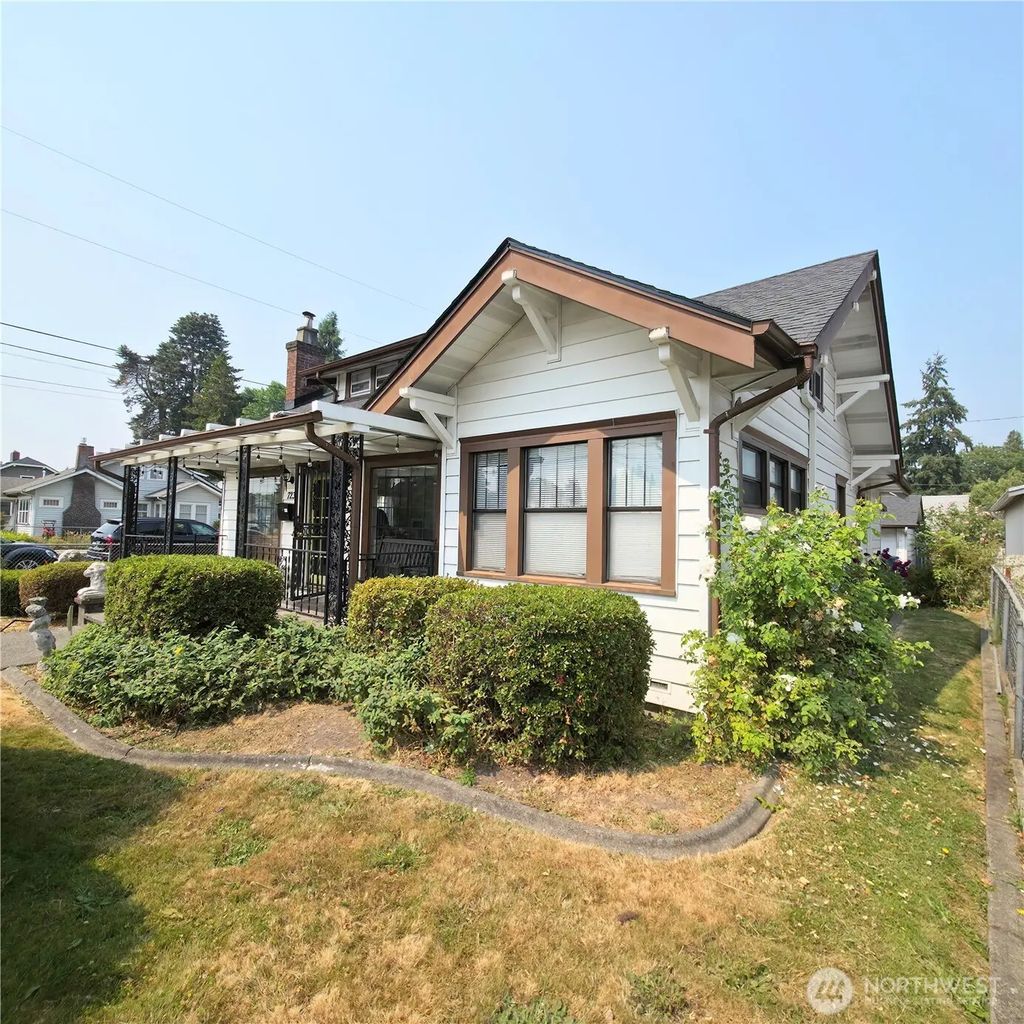 723 5th Avenue Nw, Puyallup