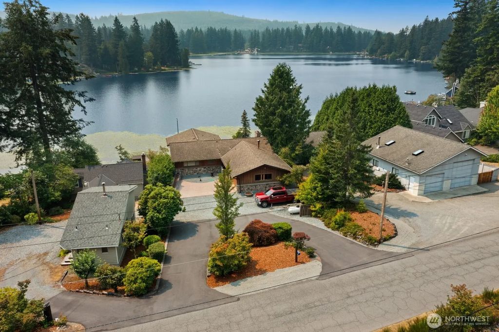 30601 Se Lake Retreat North Drive, Ravensdale