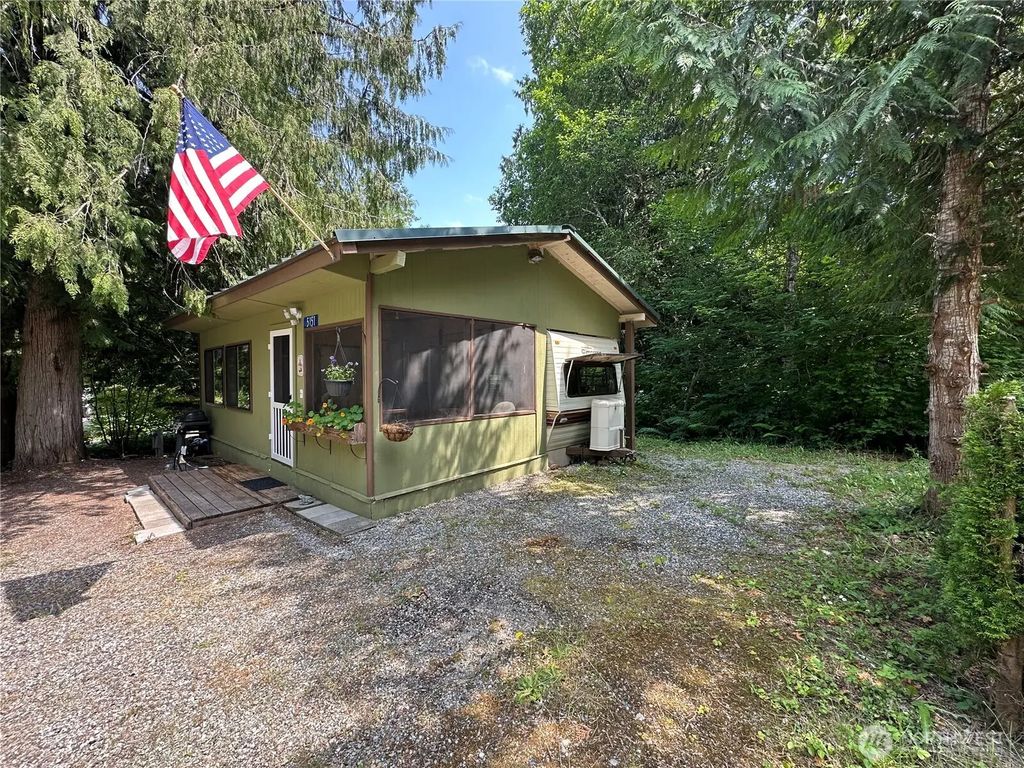 5151 Itswood Center Trail, Concrete