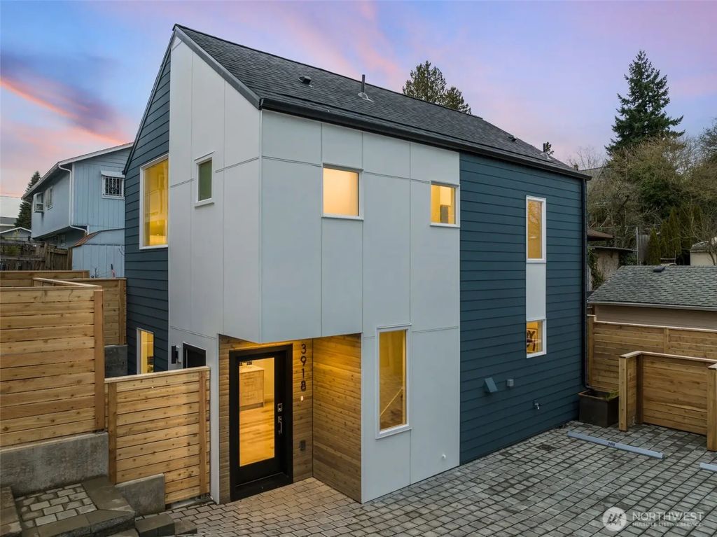 3918 S Juneau Street, Seattle