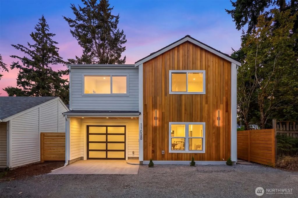 11028 Evanston Avenue N, Seattle