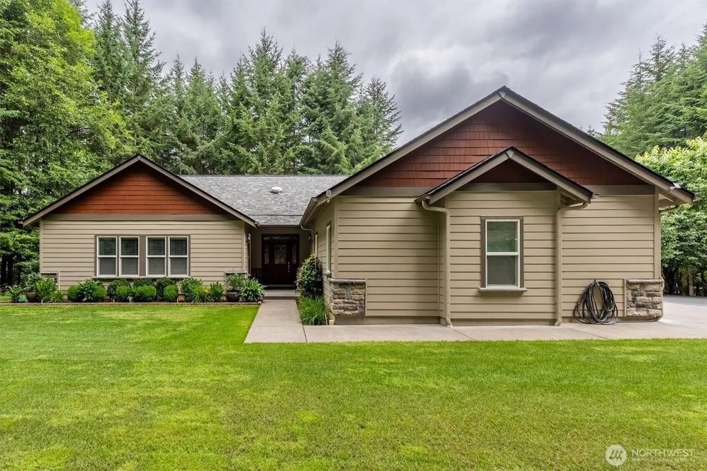 347 Ferncrest Road, Longview