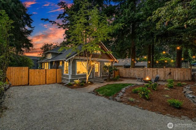 10733 Interlake Avenue N, Seattle