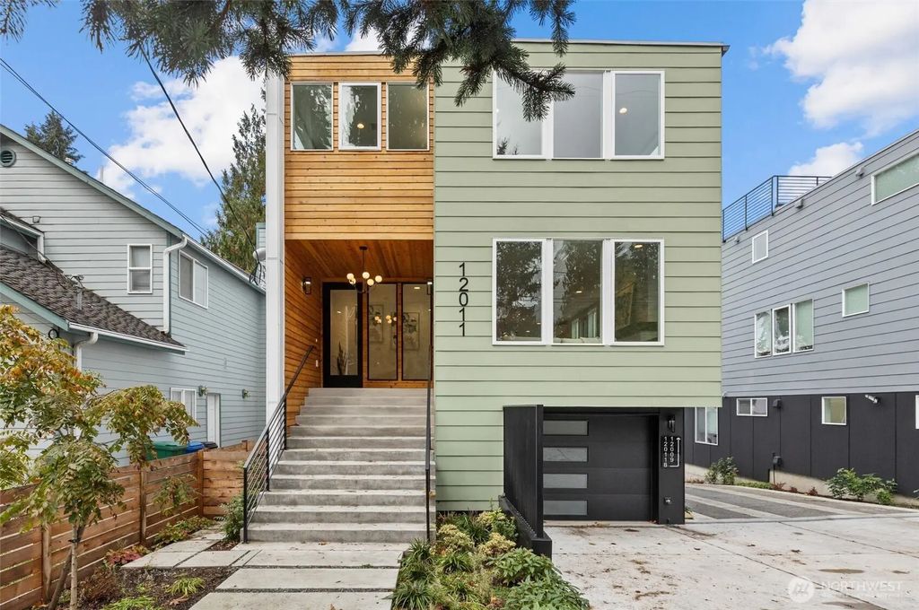12011 36th Avenue Ne, Seattle