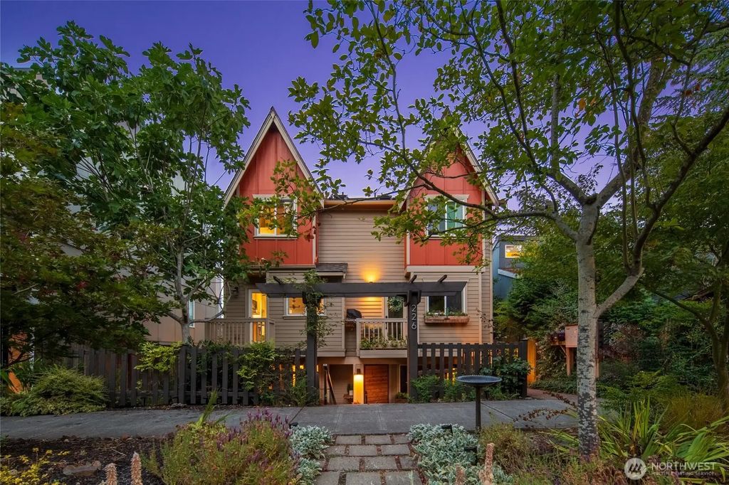 226 B 26th Avenue E, Seattle