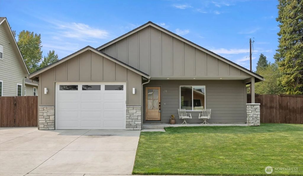 211 W Oak Street, Yacolt