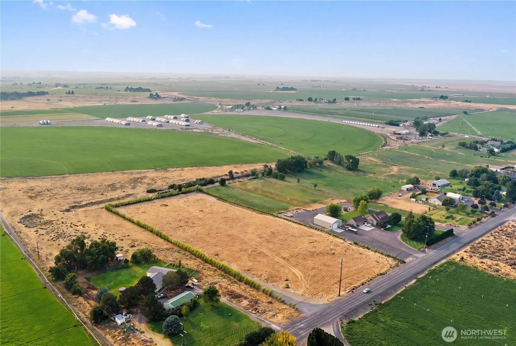 1588 Ne E Road, Moses Lake