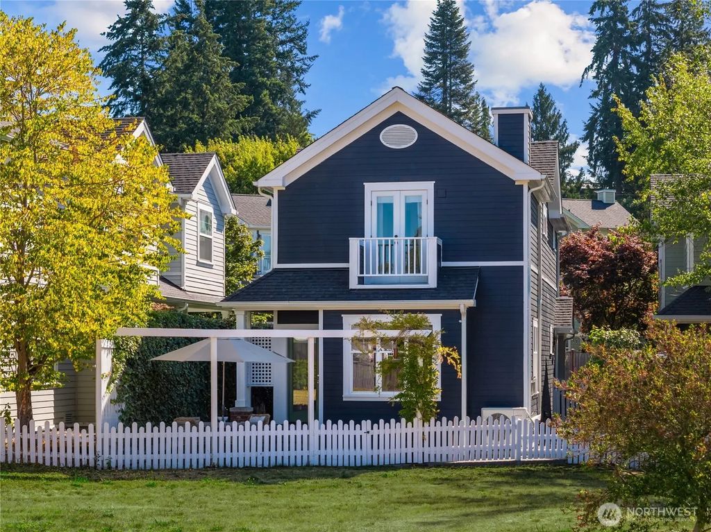 1827 Parade Grounds Avenue Ne, Bainbridge Island
