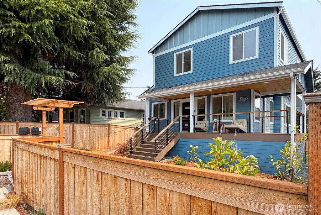 7008 Linden Avenue N, Seattle