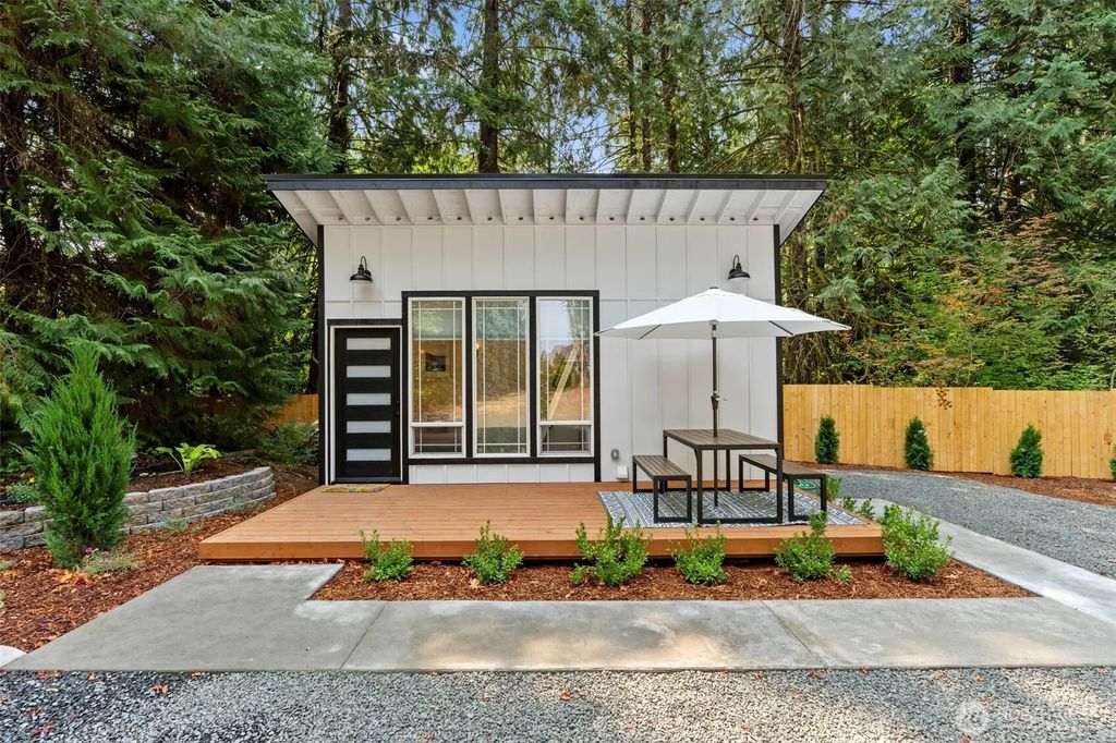 101 Se Mallard Beach Lane, Shelton