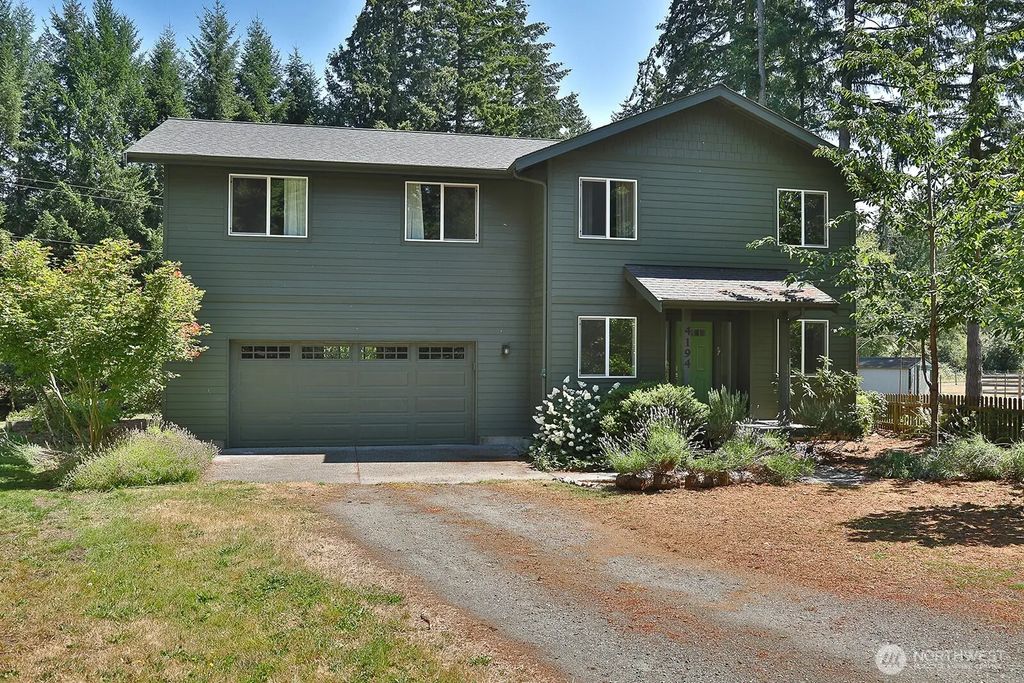 4194 Moorland Place, Clinton