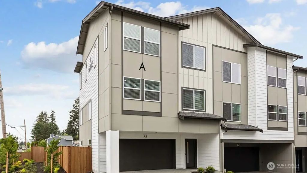 15215 35th Ave W B6, Lynnwood