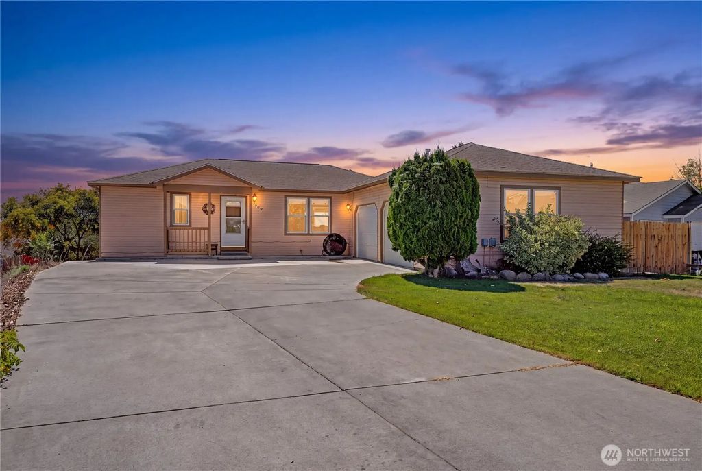 909 W Windrose Drive, Moses Lake