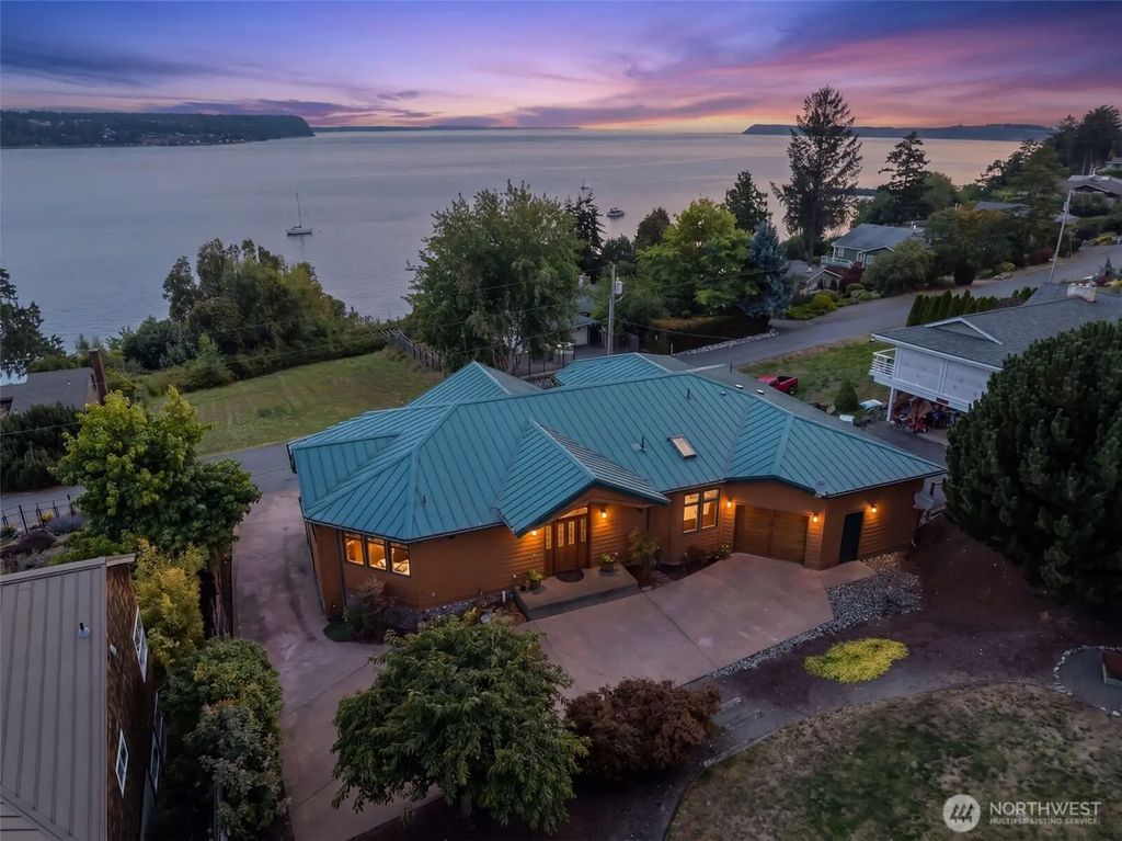 393 Sunset Boulevard, Port Townsend