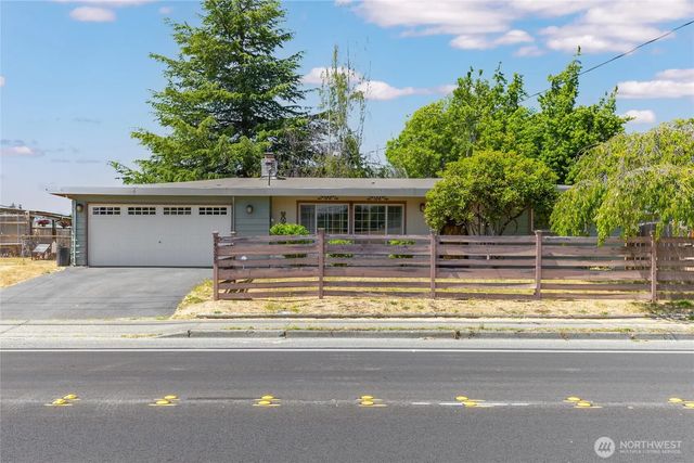 24325 16th Avenue S, Des Moines