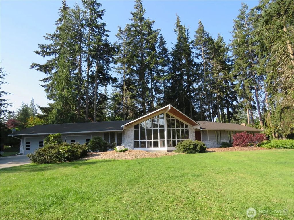 100 Sunland Drive, Sequim