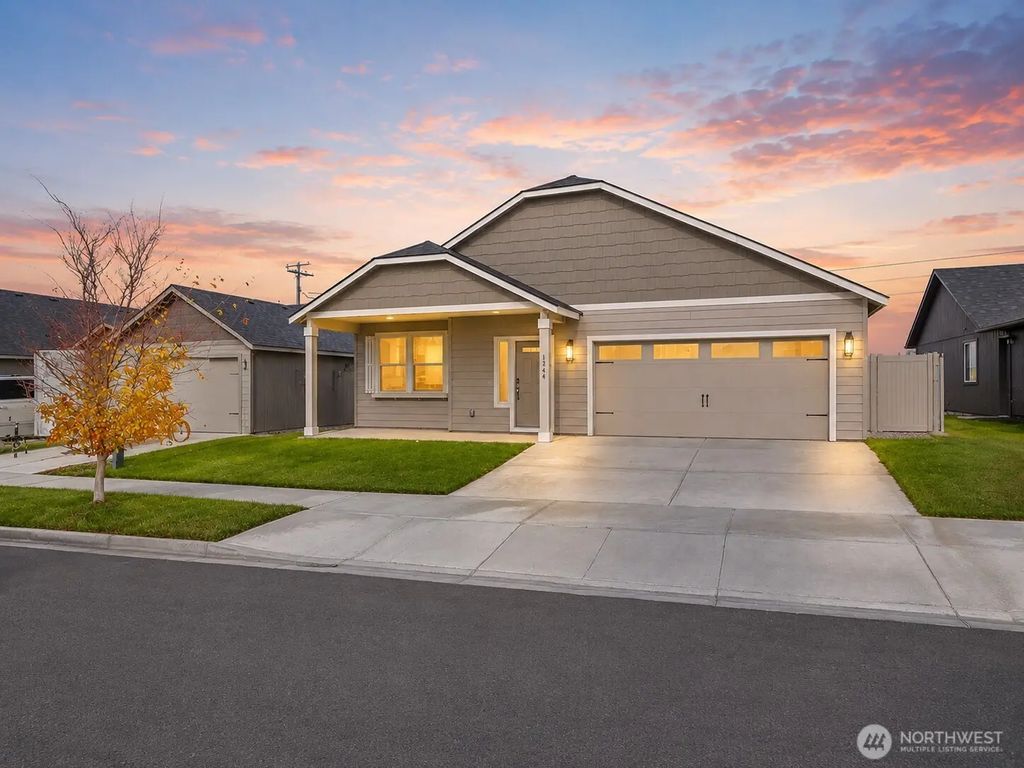 1344 E Nen Drive, Moses Lake
