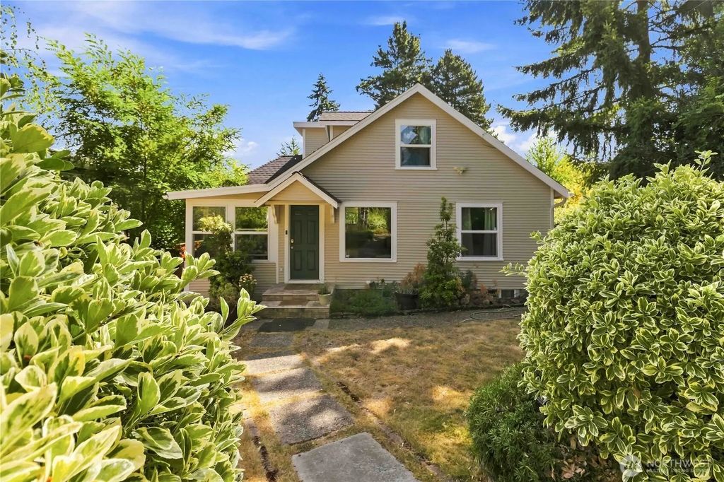 14350 Corliss Avenue N, Seattle