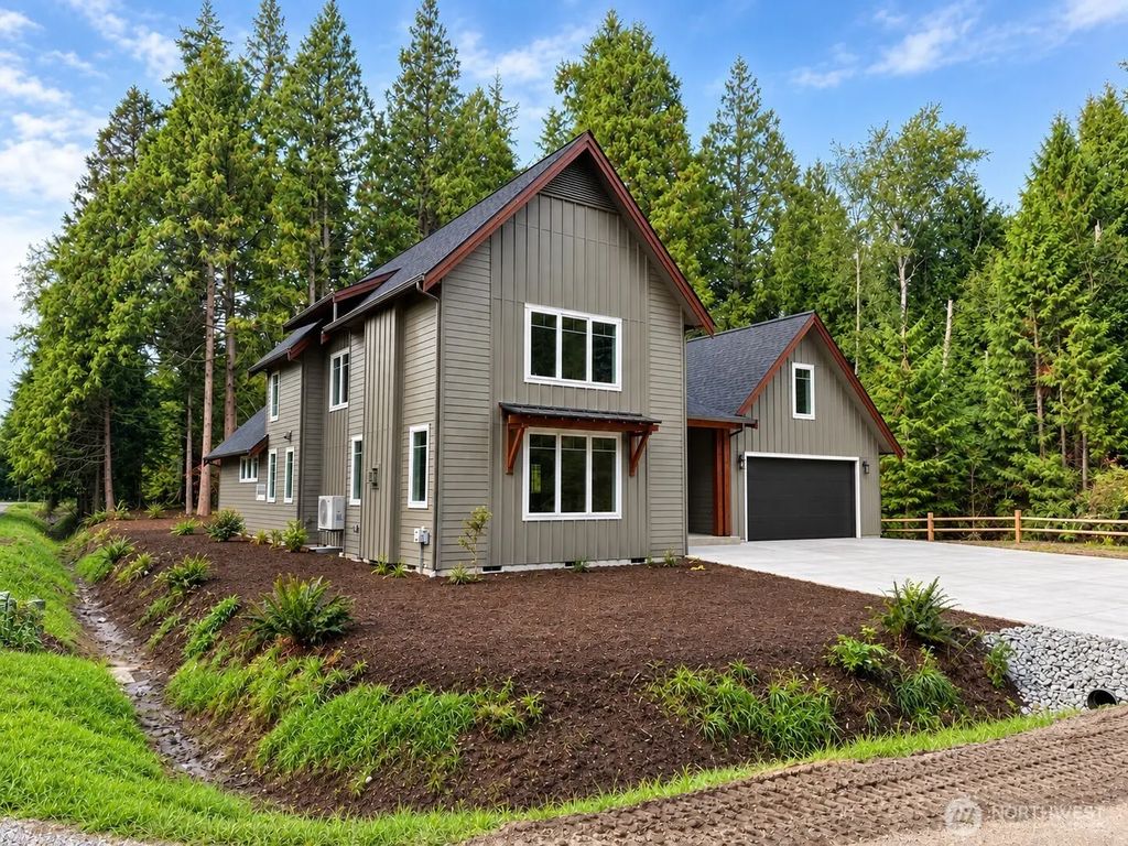 4164 Red Cedar Rd, Blaine