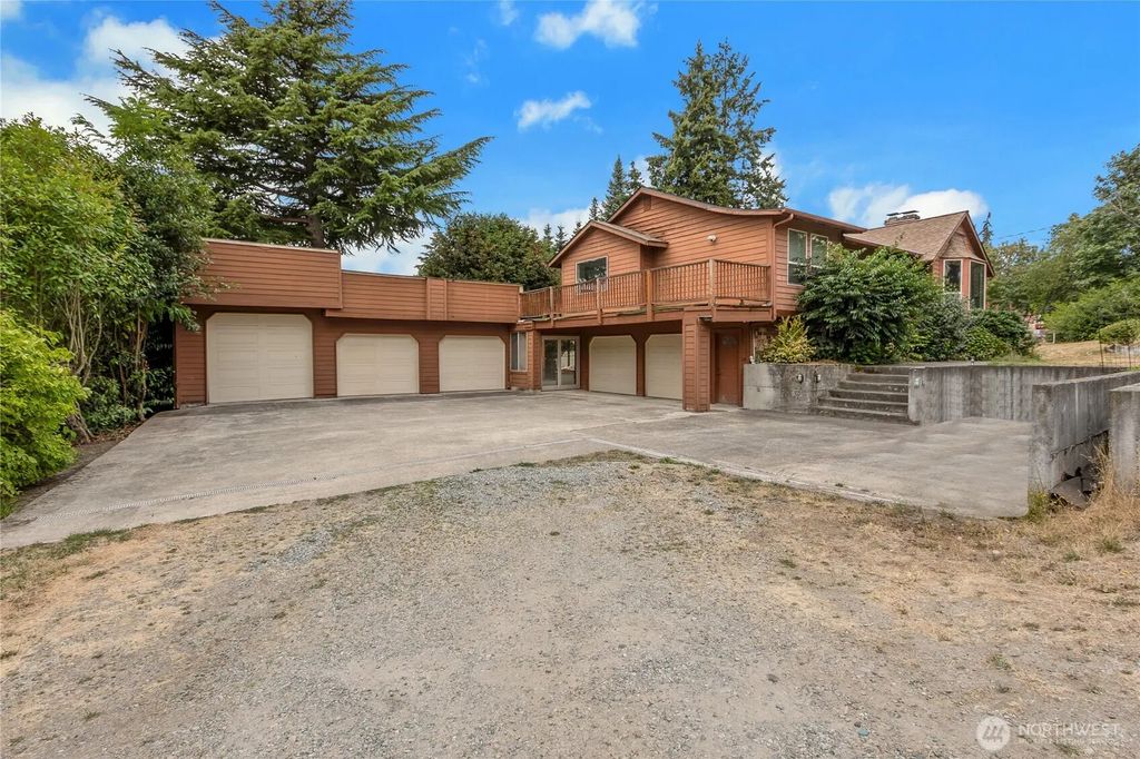 902 66th Avenue E, Fife