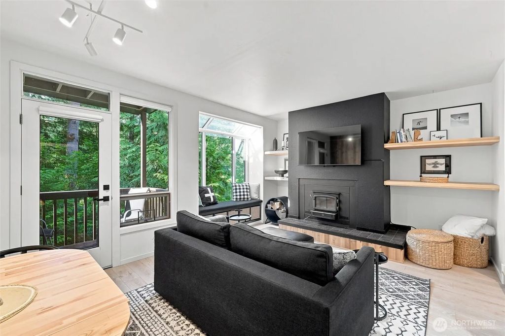 10500 Mt Baker Highway 119, Glacier