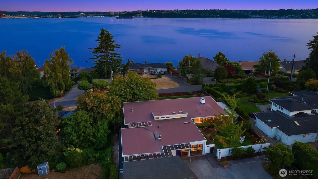 618 Le-lou-wa Place Ne, Tacoma
