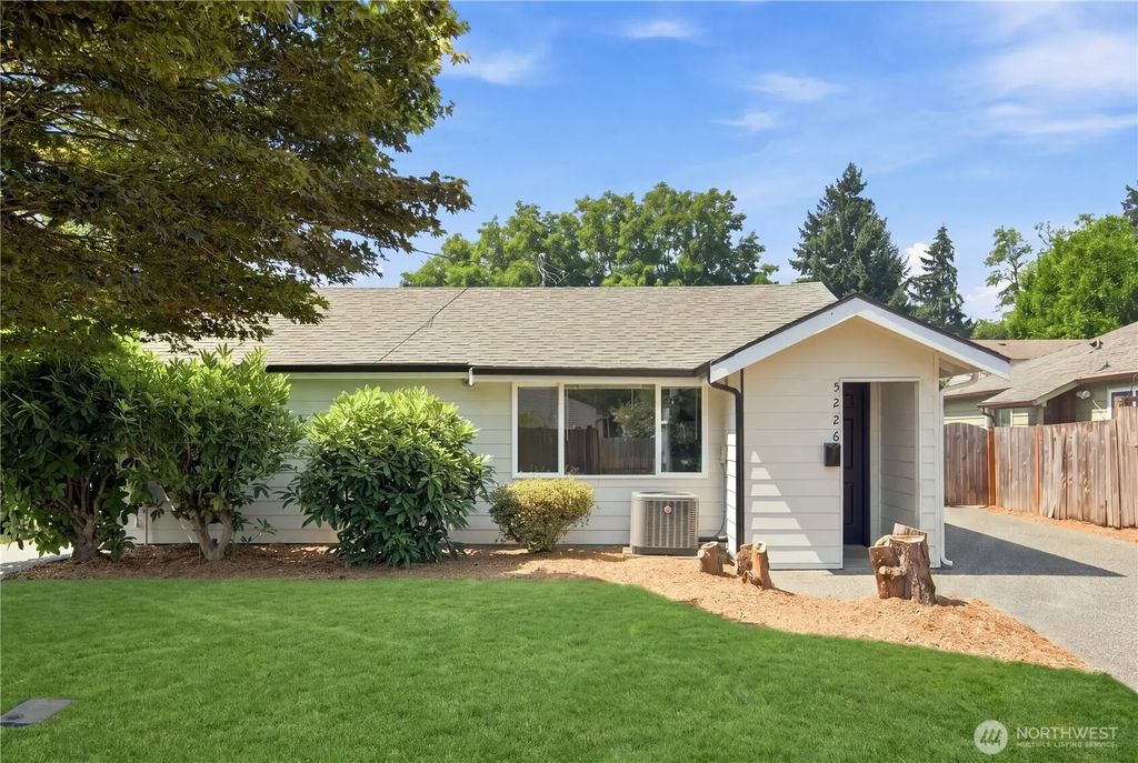 5226 108th Avenue Ct E, Puyallup
