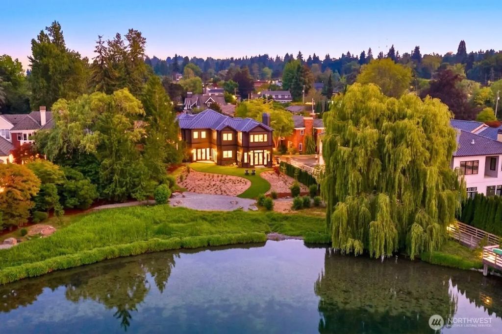 2544 39th Avenue E, Seattle
