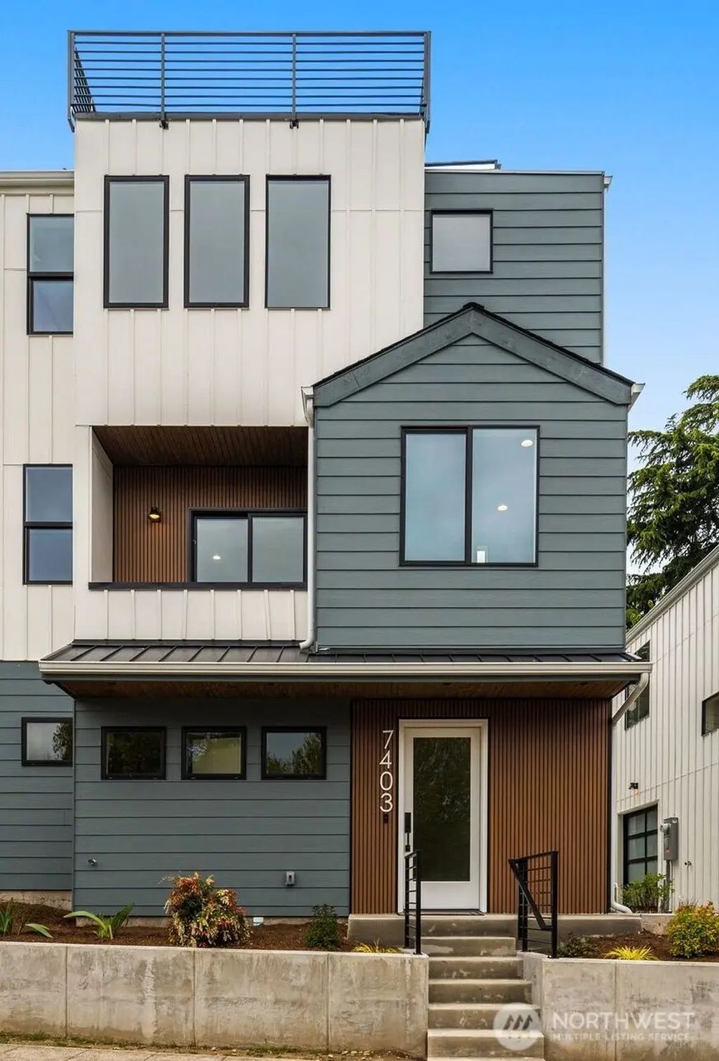 7403 Dayton Avenue N, Seattle