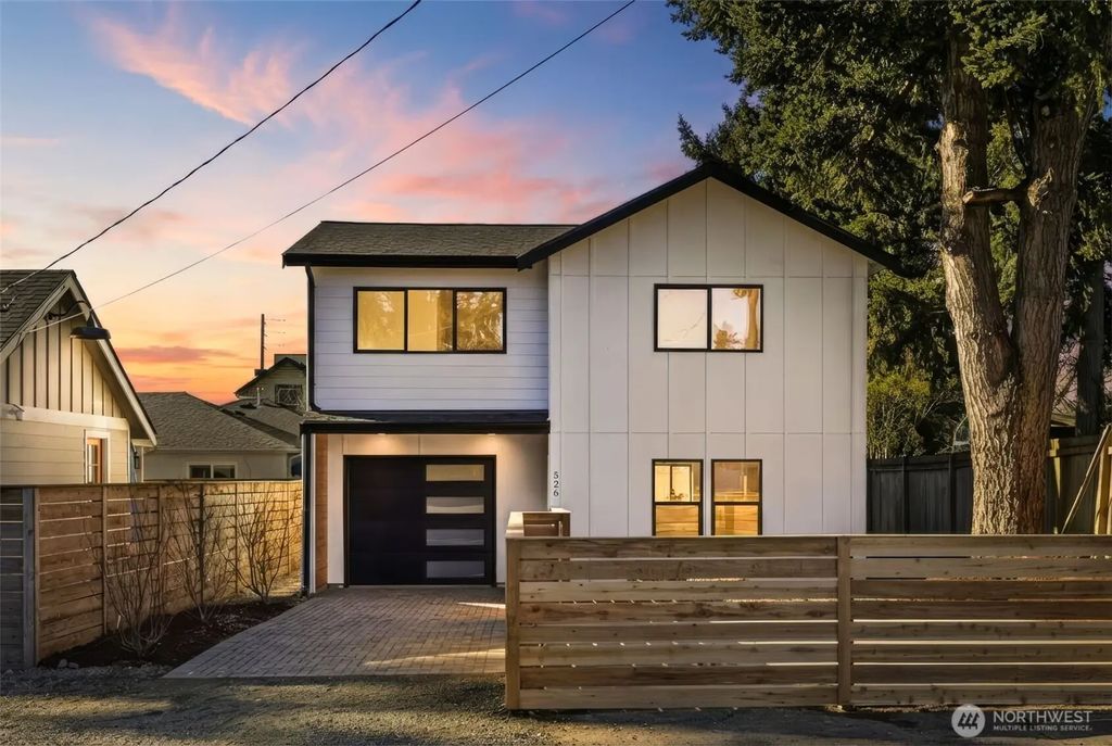 526 N 100th Street, Seattle