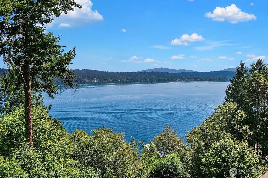 1464 W Lake Sammamish Parkway, Bellevue
