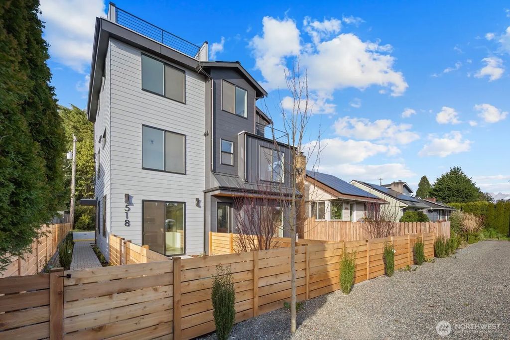 518 N 102nd Street, Seattle