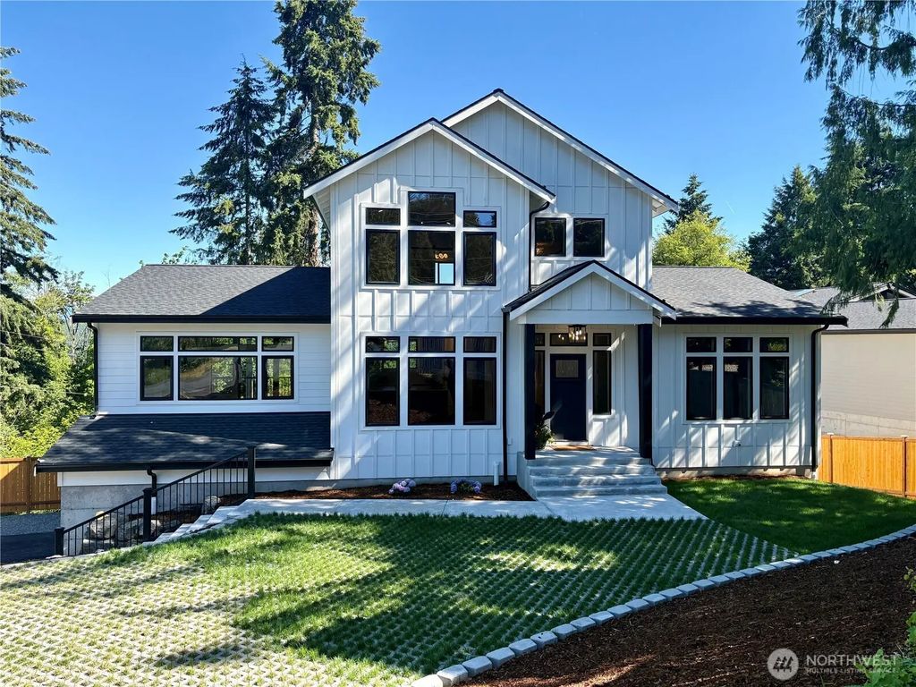 13820 Military Road E, Puyallup
