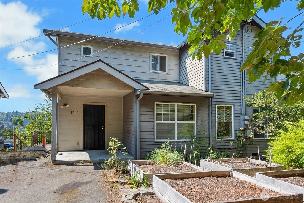 1735 28th Avenue S, Seattle