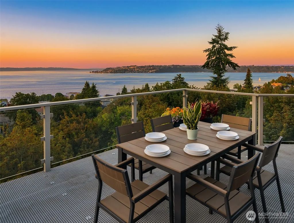 17 North Road N, Tacoma